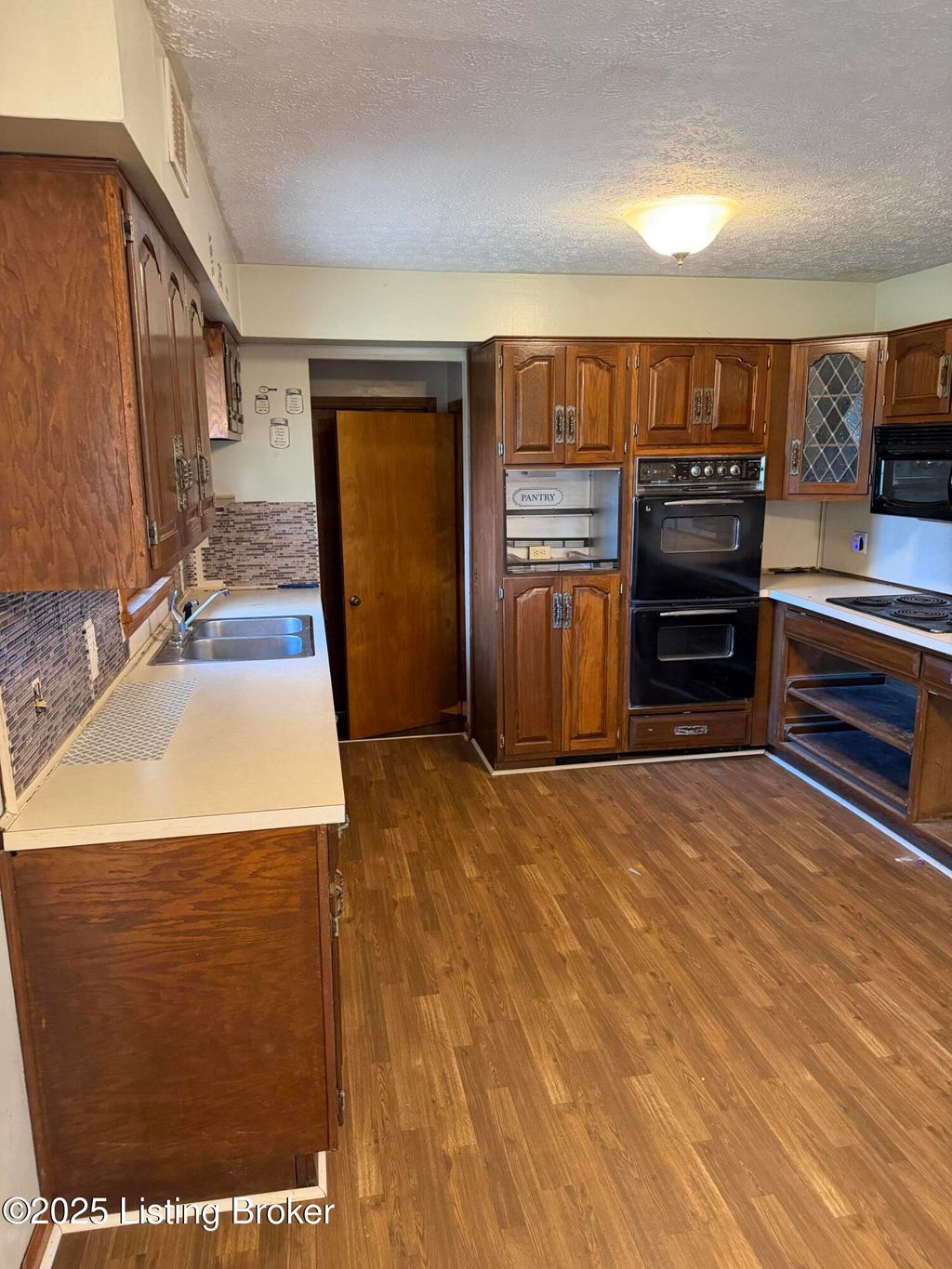 Photo of 2100 Cox Ln, La Grange, KY 40031 (MLS # 1705524)