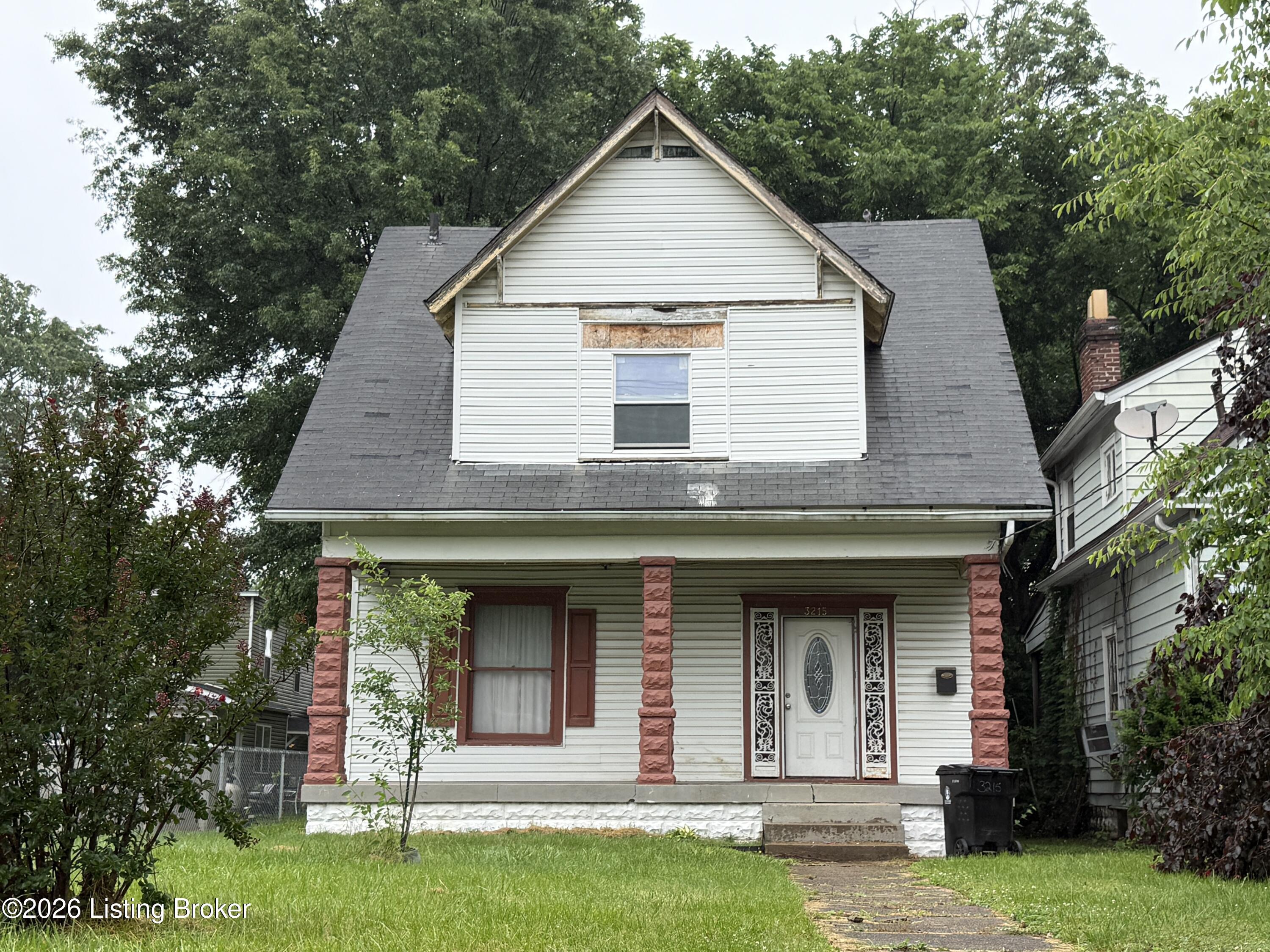 3215 Grand Ave