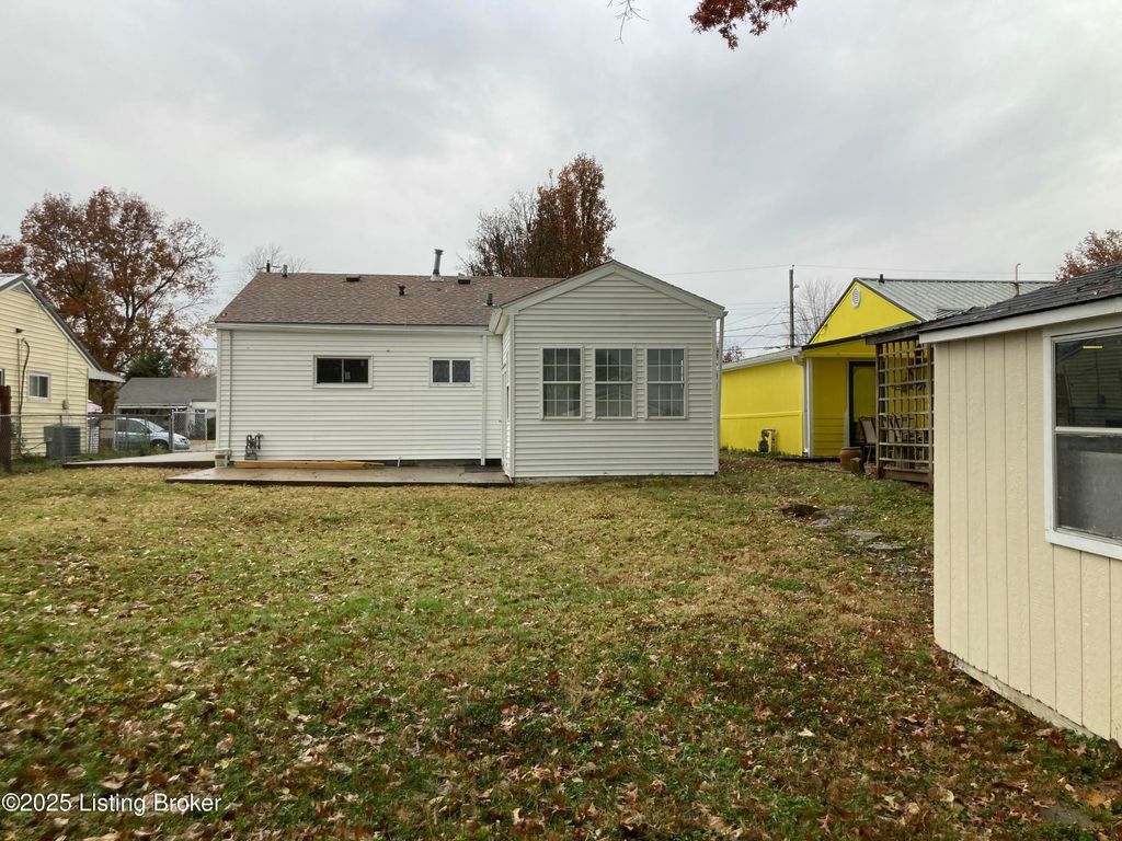 Photo of 4805 Warbler Way, Lynnview, KY 40213 (MLS # 1704410)