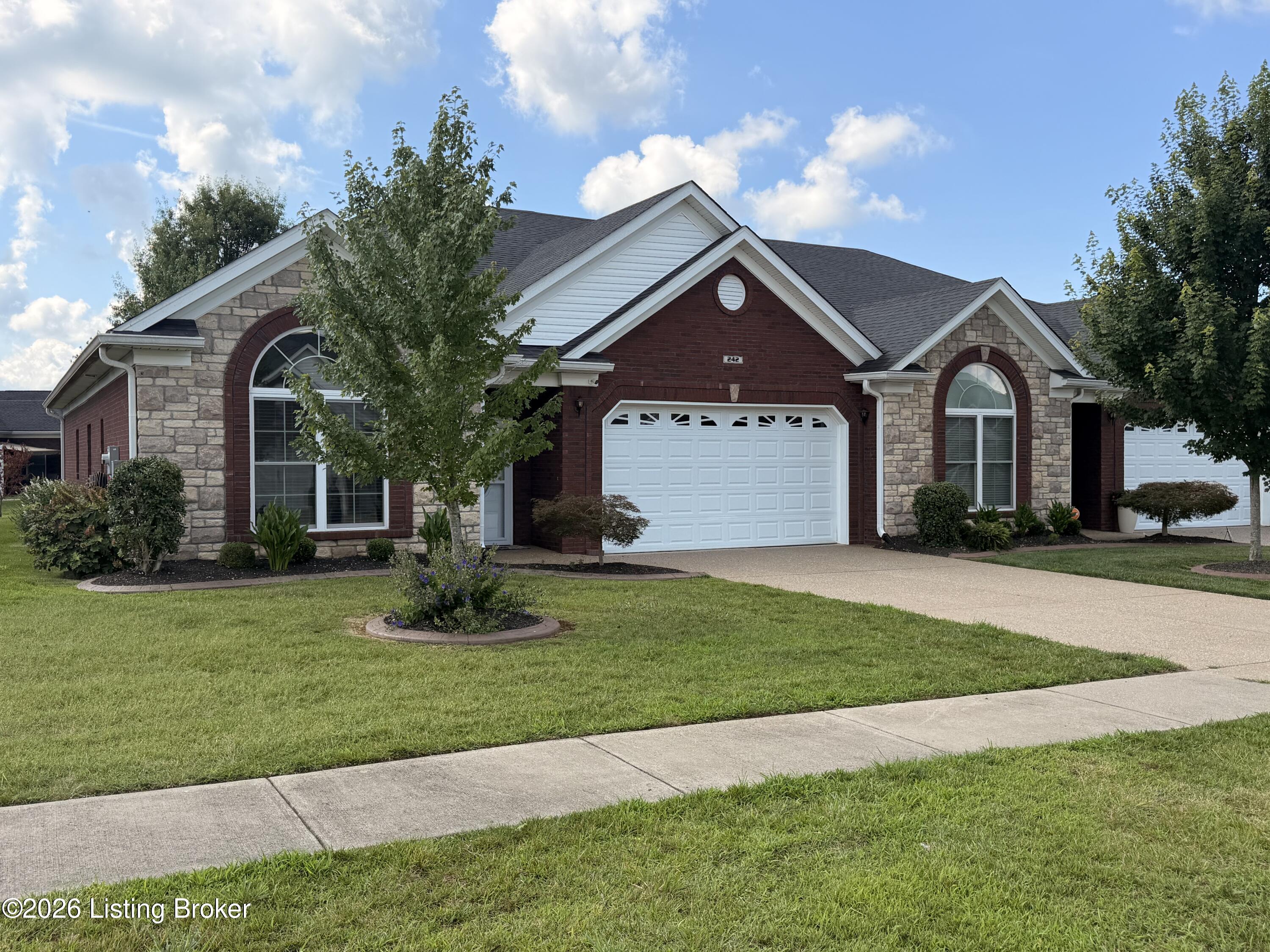 Photo 1 of 109 — 242 Potomac, Mt Washington, KY 40047