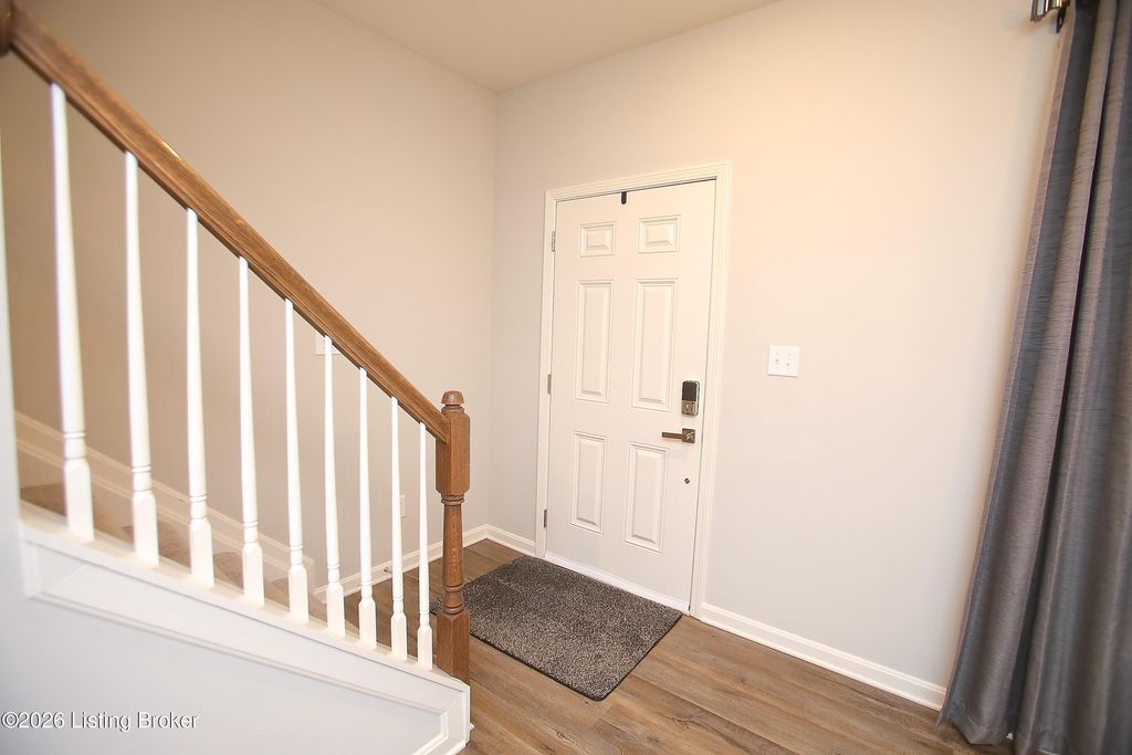 Photo of 12015 Parkside Vista Ln, Louisville, KY 40229 (MLS # 1715983)