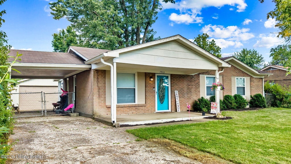 Photo of 7903 Grenelle Dr, Louisville, KY 40228 (MLS # 1727929)