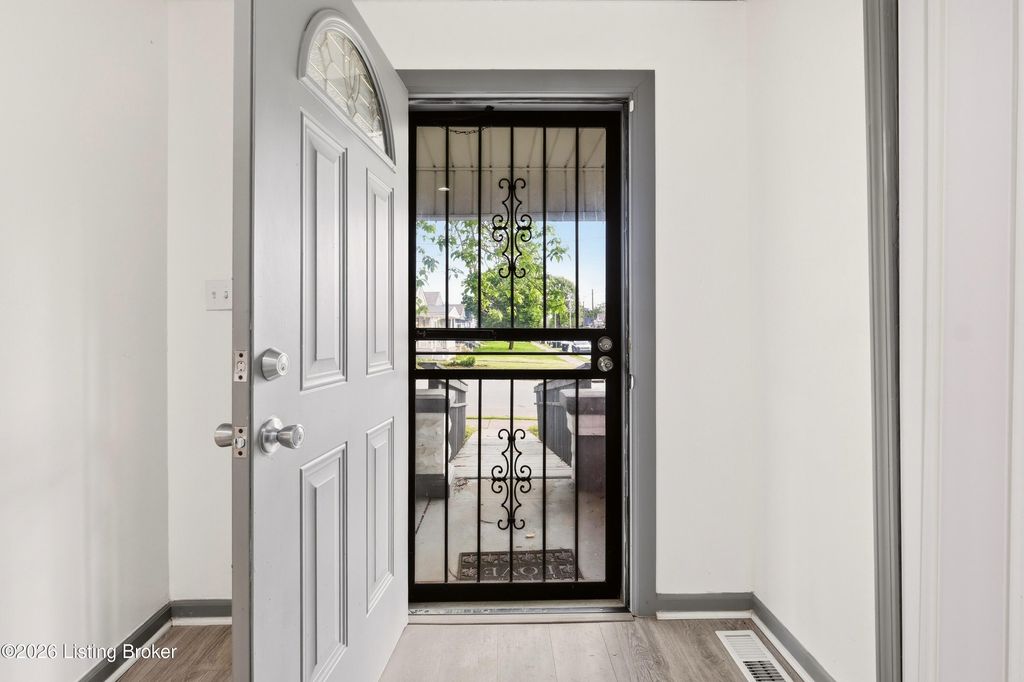 Photo of 4002 Greenwood Ave, Louisville, KY 40211 (MLS # 1714522)