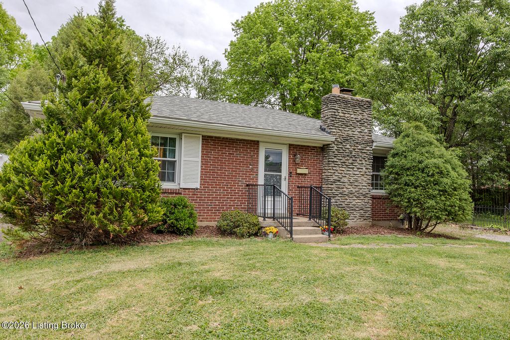 Photo of 107 Holley Rd, Louisville, KY 40222 (MLS # 1715379)