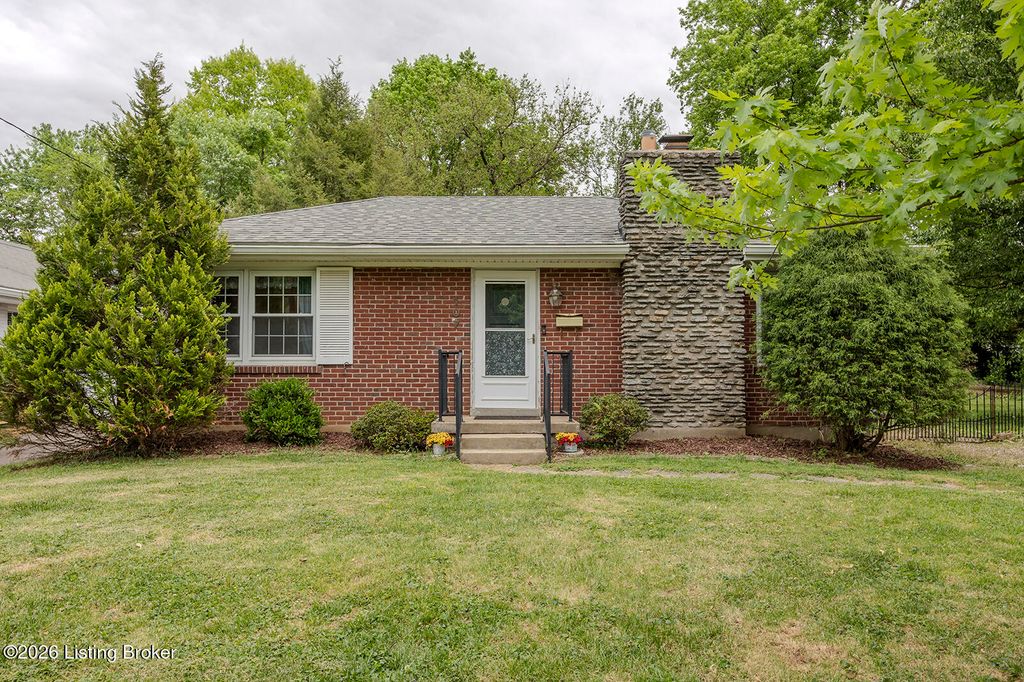 Photo of 107 Holley Rd, Louisville, KY 40222 (MLS # 1715379)