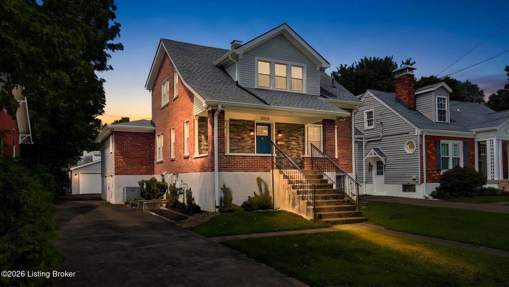 Photo of 3909 Gilman Ave, Louisville, KY 40207 (MLS # 1729222)