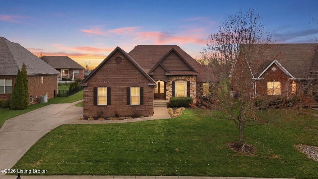 Photo of 1013 Old Mill Village Dr, Shelbyville, KY 40065 (MLS # 1711367)