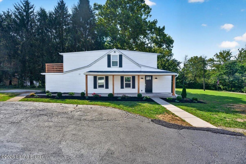 Photo of 4105 Chenoweth Run Rd, Jeffersontown, KY 40299 (MLS # 1729567)