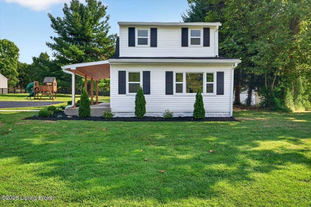 Photo of 4105 Chenoweth Run Rd, Jeffersontown, KY 40299 (MLS # 1729567)