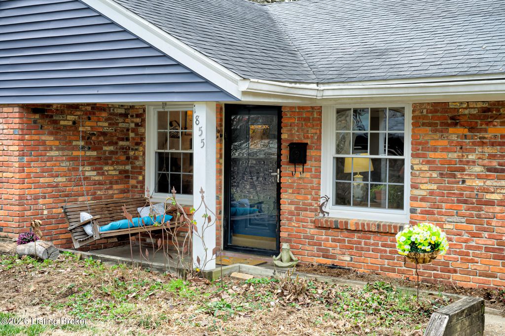 Photo of 1855 Gresham Rd, Louisville, KY 40205 (MLS # 1707208)