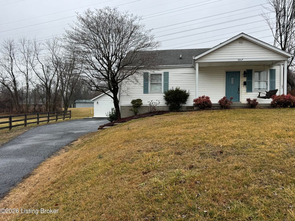 Photo of 3807 Blanton Ln, Louisville, KY 40216 (MLS # 1709094)