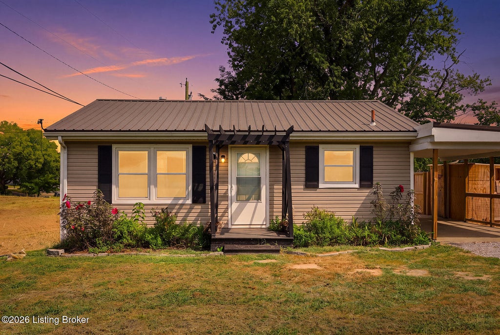 Photo of 309 High St, Harrodsburg, KY 40330 (MLS # 1729468)