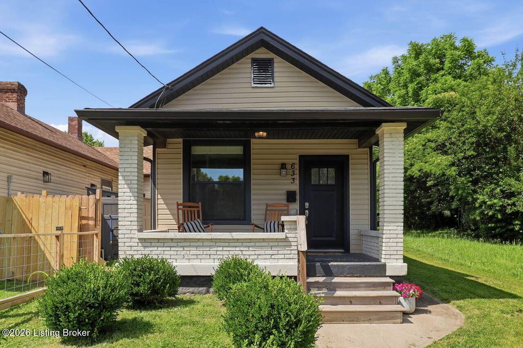 Photo of 633 E Hill St, Louisville, KY 40217 (MLS # 1719176)