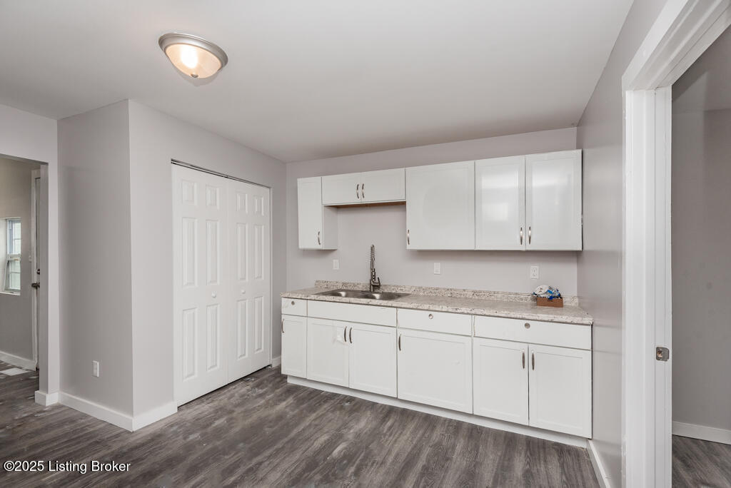 2206 Griffiths Ave, Louisville, Kentucky image 7