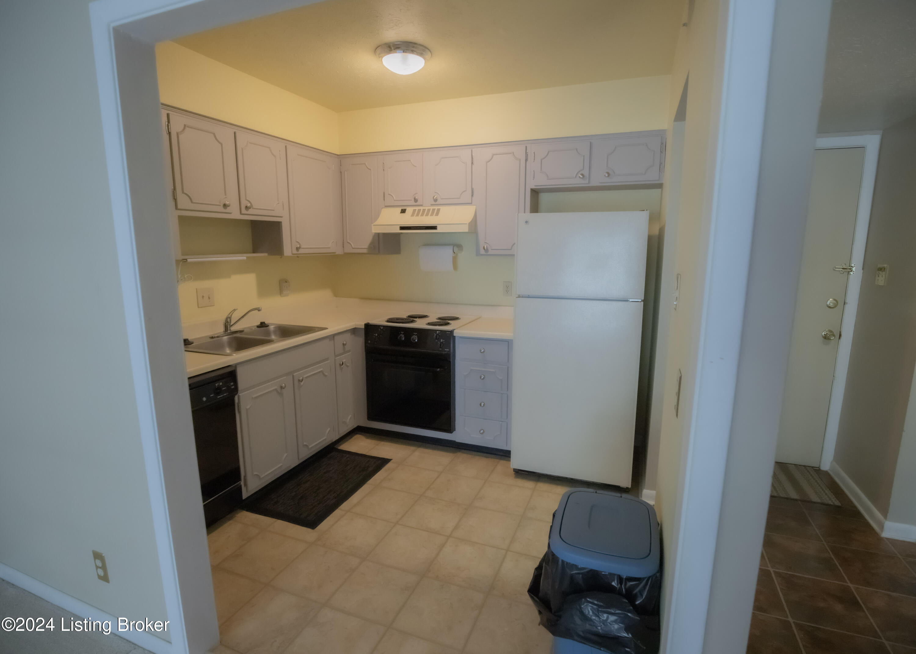 1935 Gardiner Ln #C39, Louisville, Kentucky image 31