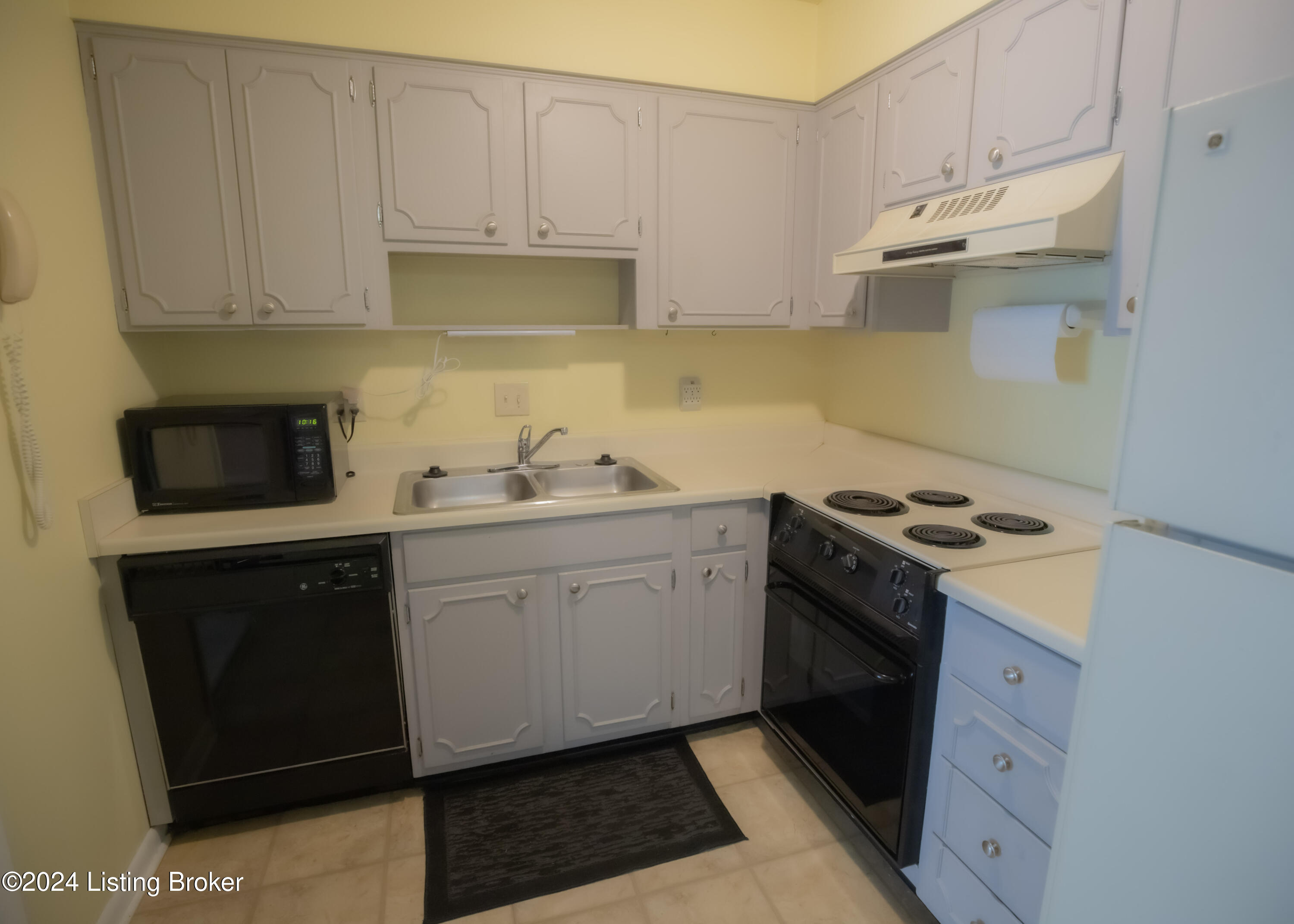 1935 Gardiner Ln #C39, Louisville, Kentucky image 34