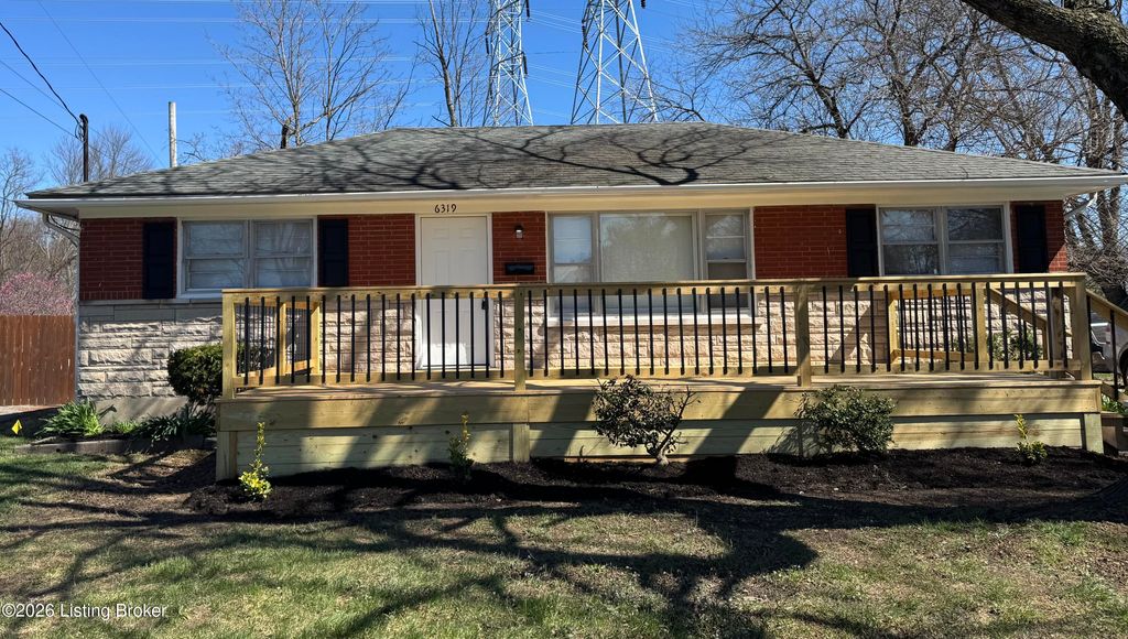 Photo of 6319 Doe Run Rd, Louisville, KY 40216 (MLS # 1718150)