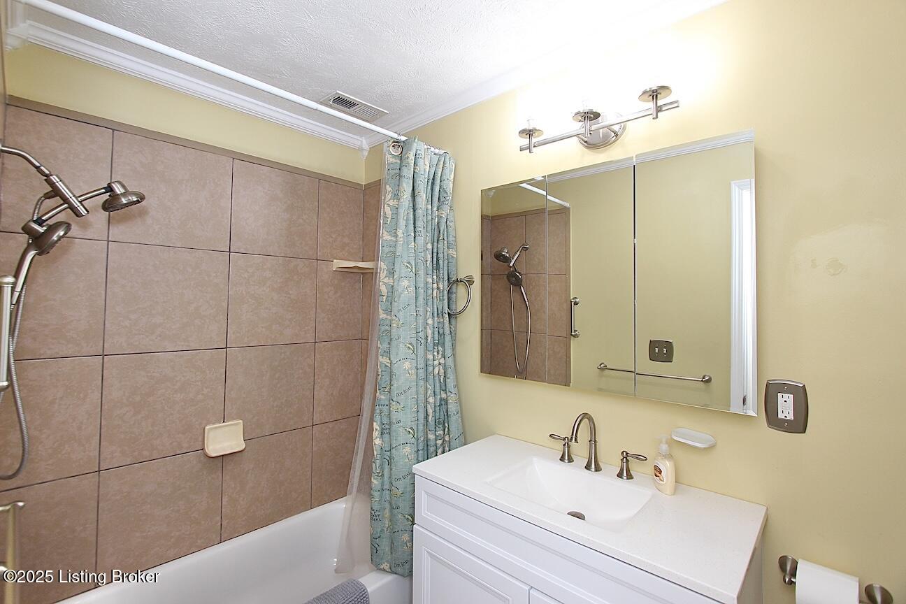 9496 Us-150, Greenville, Pennsylvania image 23