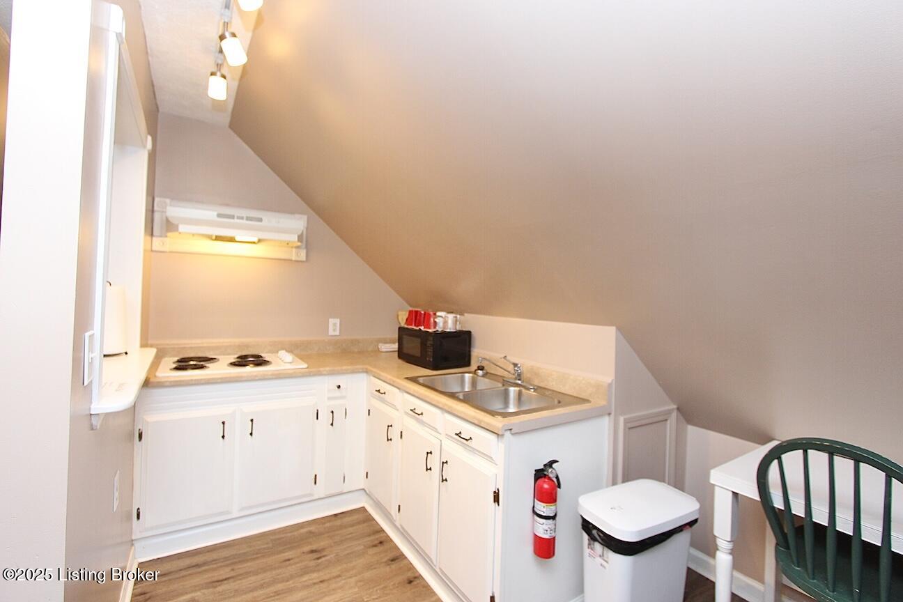 9496 Us-150, Greenville, Pennsylvania image 38