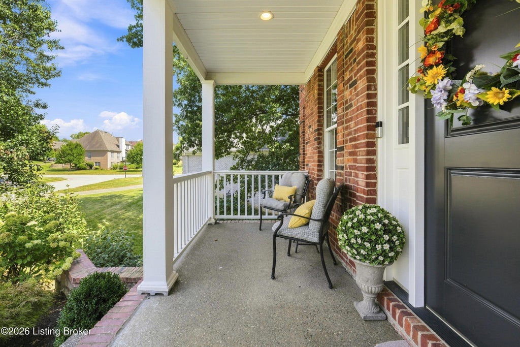 Photo of 3602 Huntridge Pl, Louisville, KY 40245 (MLS # 1728188)