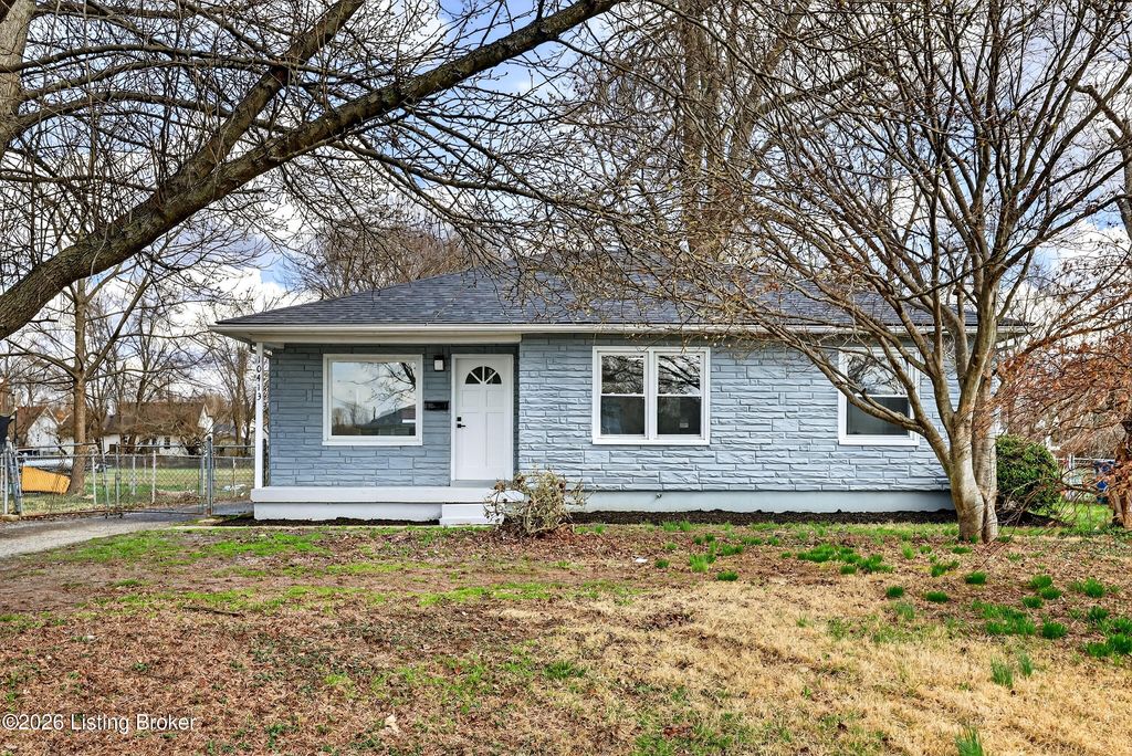 Photo of 10413 Grafton Hall Rd, Louisville, KY 40272 (MLS # 1710806)