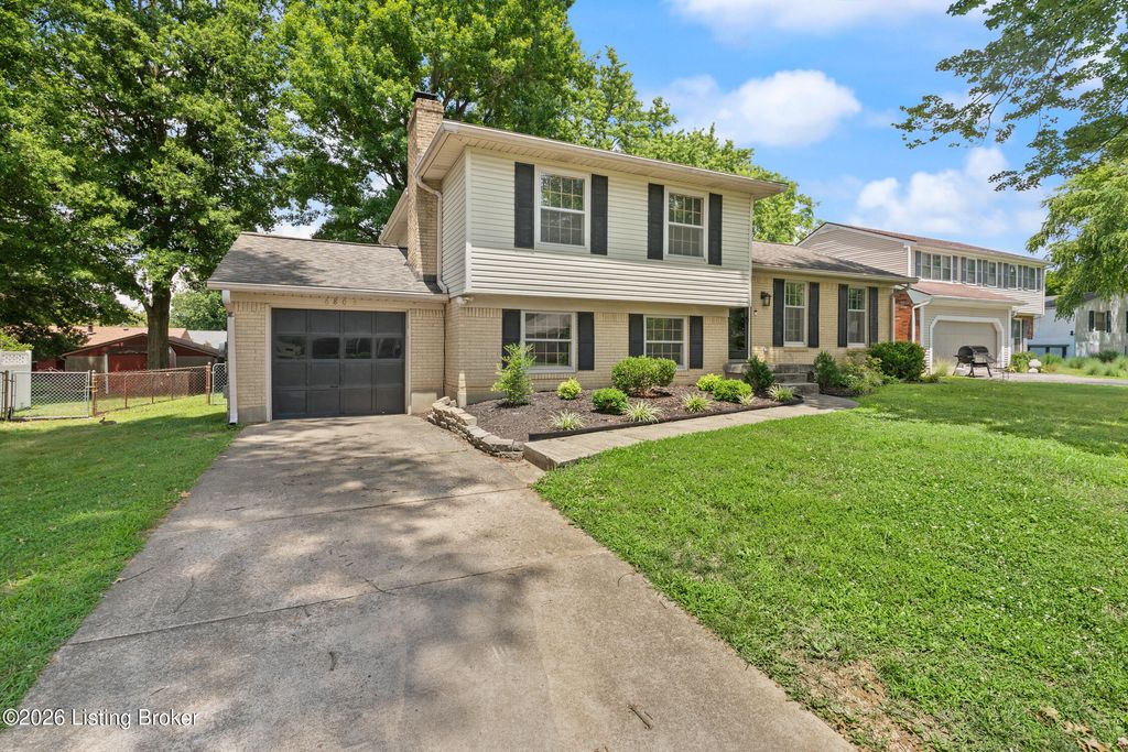 Photo of 6806 Wunderly Ct, Louisville, KY 40291 (MLS # 1723561)
