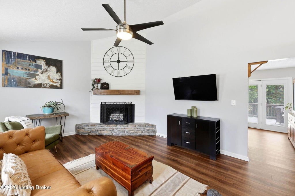 Photo of 9218 Watterson Trail, Louisville, KY 40299 (MLS # 1732965)