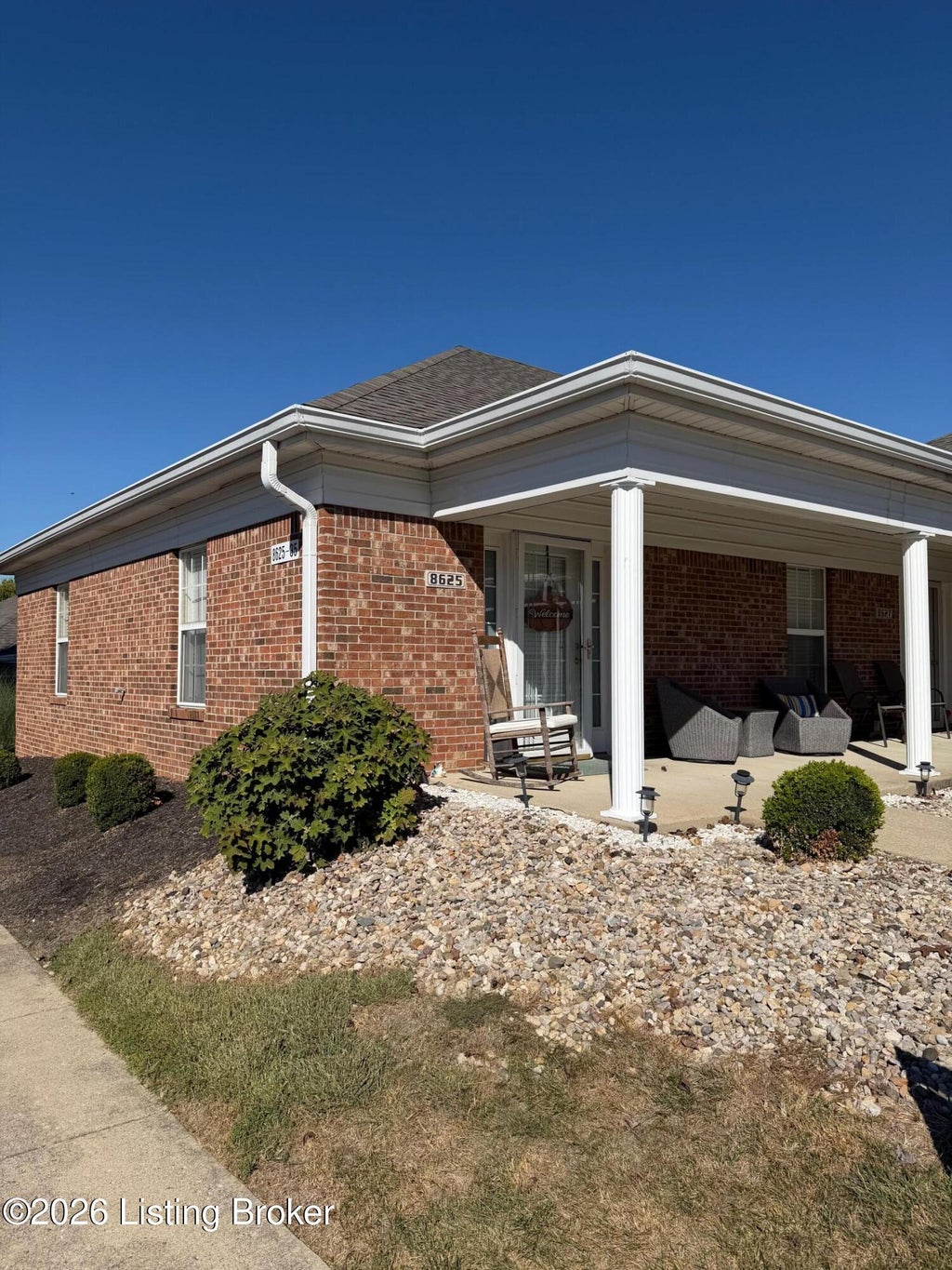 Photo of 8625 Applegate Village Dr, Louisville, KY 40219 (MLS # 1730538)