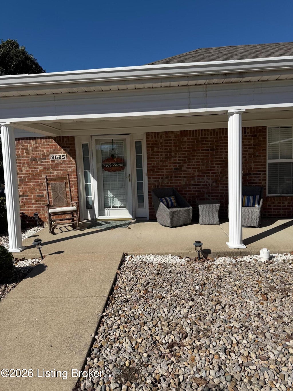 Photo of 8625 Applegate Village Dr, Louisville, KY 40219 (MLS # 1730538)
