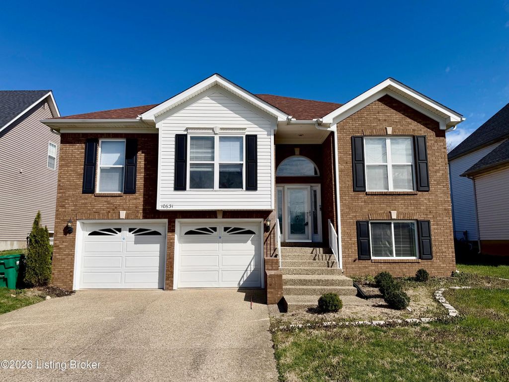 Photo of 10631 Dry Creek Way, Louisville, KY 40299 (MLS # 1711885)