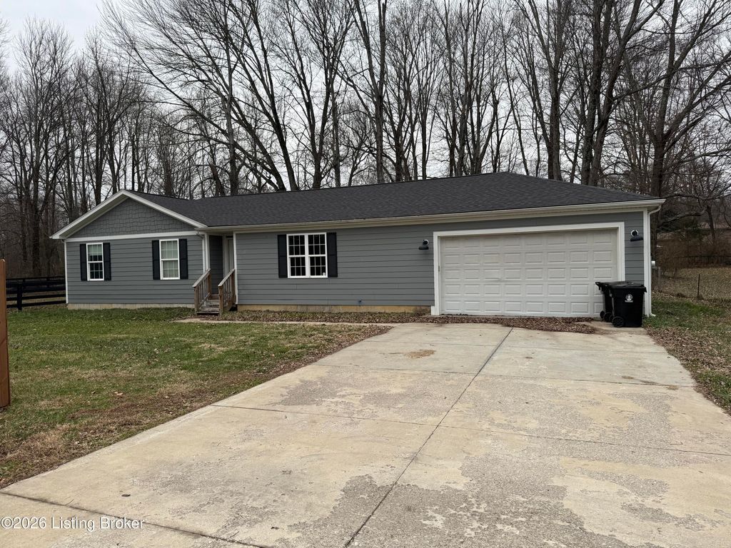 Photo of 5466 R Bruce Ave, Louisville, KY 40214 (MLS # 1709692)