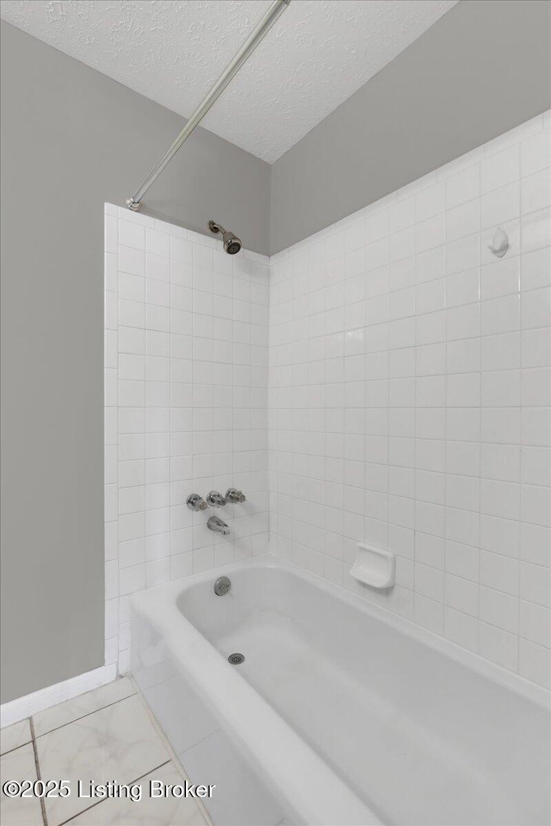 6717 Gunston Ln #A, Prospect, Kentucky image 37
