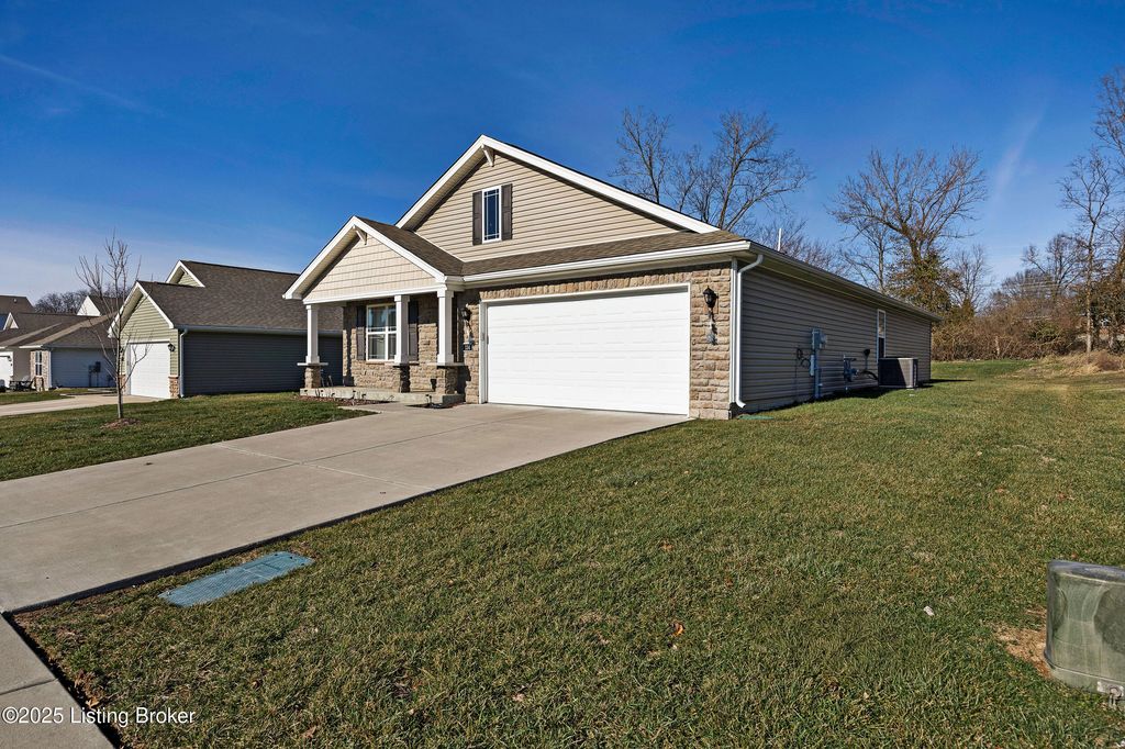 Photo of 134 Apple Tree Way, Shelbyville, KY 40065 (MLS # 1705945)