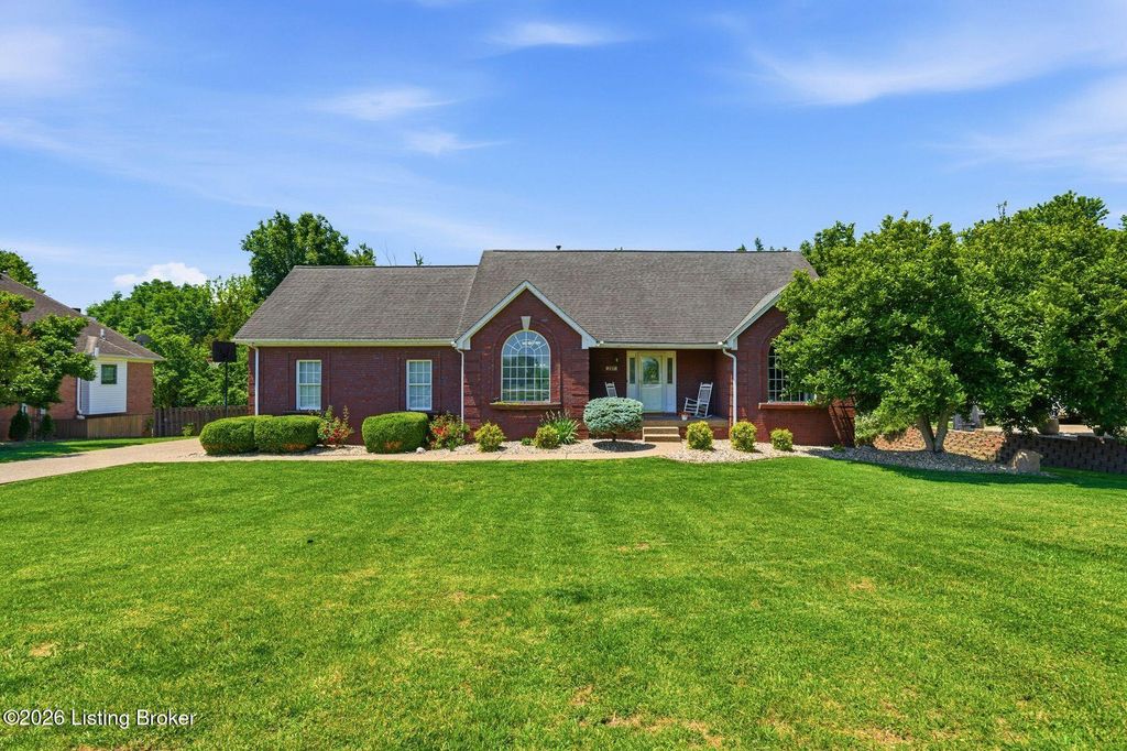 Photo of 287 Cedar Place Dr, Shepherdsville, KY 40165 (MLS # 1720010)