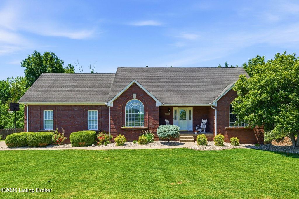 Photo of 287 Cedar Place Dr, Shepherdsville, KY 40165 (MLS # 1720010)