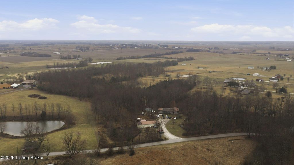 Photo of 1401 Walter Reed Rd, Hodgenville, KY 42748 (MLS # 1711171)