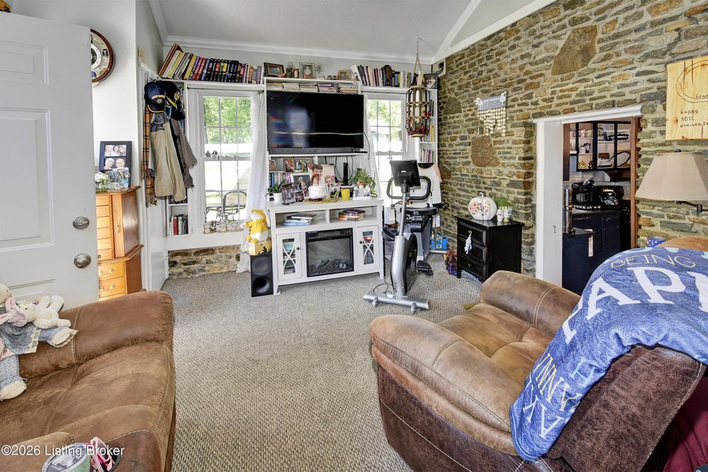 Photo of 5217 Maple Spring Dr, Louisville, KY 40229 (MLS # 1715333)