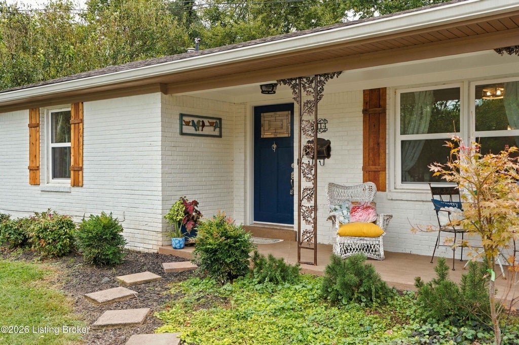 Photo of 1414 South Dr, Shelbyville, KY 40065 (MLS # 1730149)