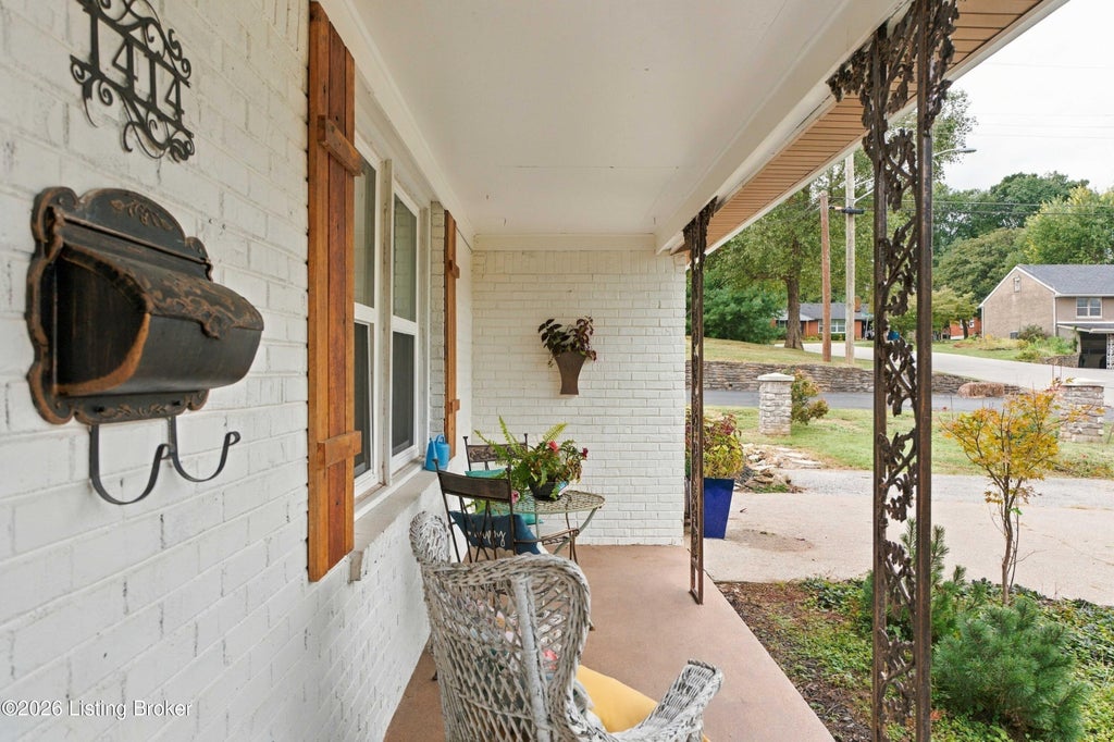 Photo of 1414 South Dr, Shelbyville, KY 40065 (MLS # 1730149)