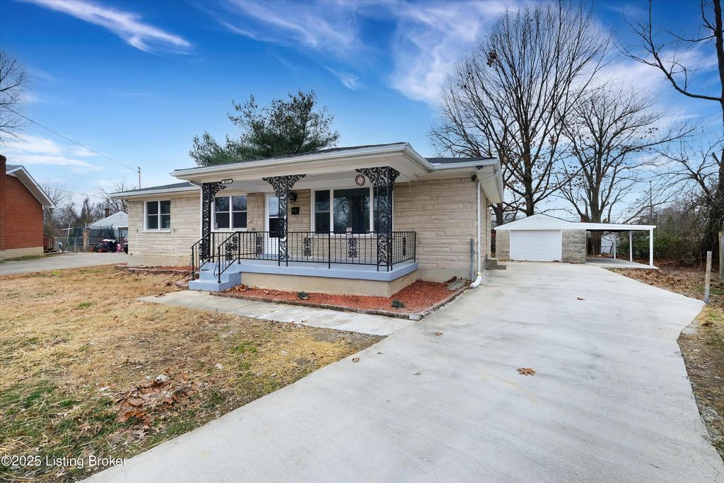 Photo of 4812 Rockaway Cir, Louisville, KY 40216 (MLS # 1705857)