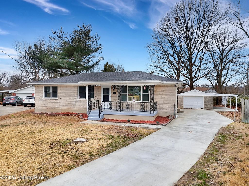 Photo of 4812 Rockaway Cir, Louisville, KY 40216 (MLS # 1705857)