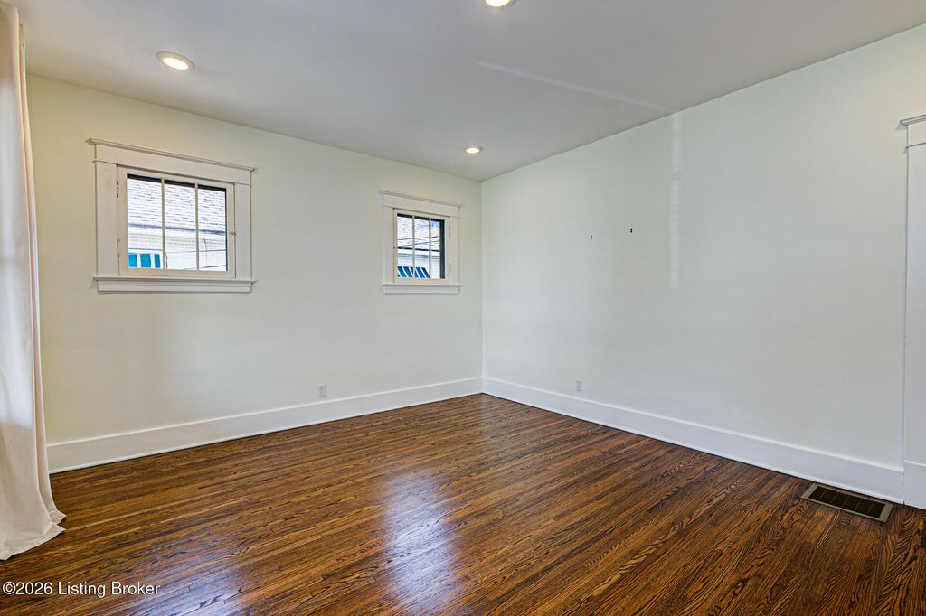 Photo of 728 N Barbee Way, Louisville, KY 40217 (MLS # 1713318)