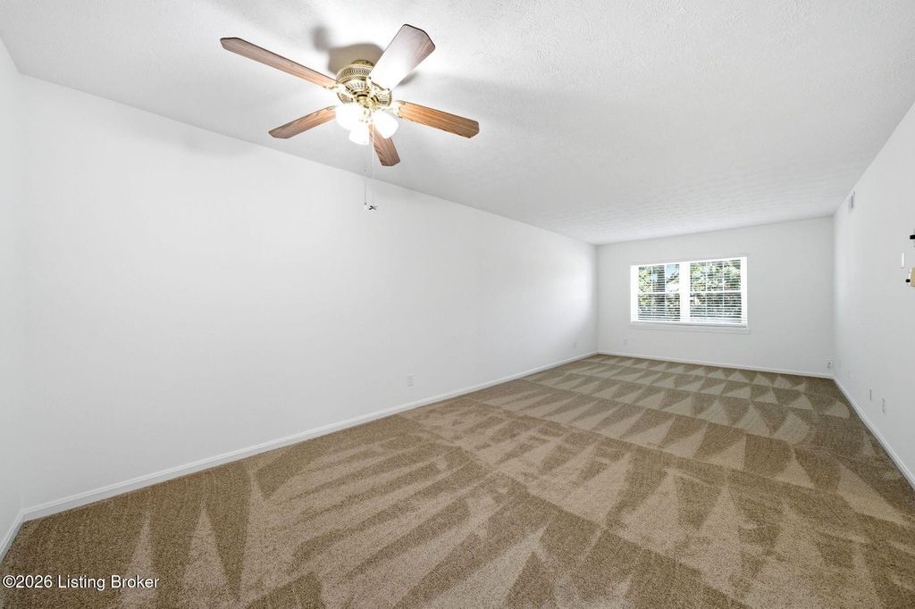 Photo of 224 El Conquistador Pl, Louisville, KY 40220 (MLS # 1712658)