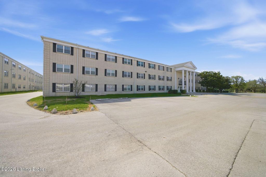 Photo of 244 El Conquistador Pl, Louisville, KY 40220 (MLS # 1712658)