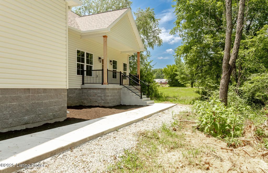 Photo of 245 Partridge Run Rd, Shepherdsville, KY 40165 (MLS # 1702712)