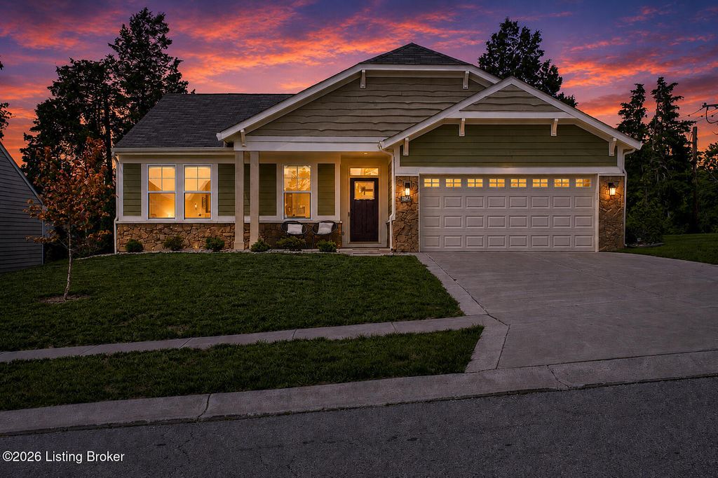 Photo of 10541 Vista View Dr, Louisville, KY 40291 (MLS # 1717650)