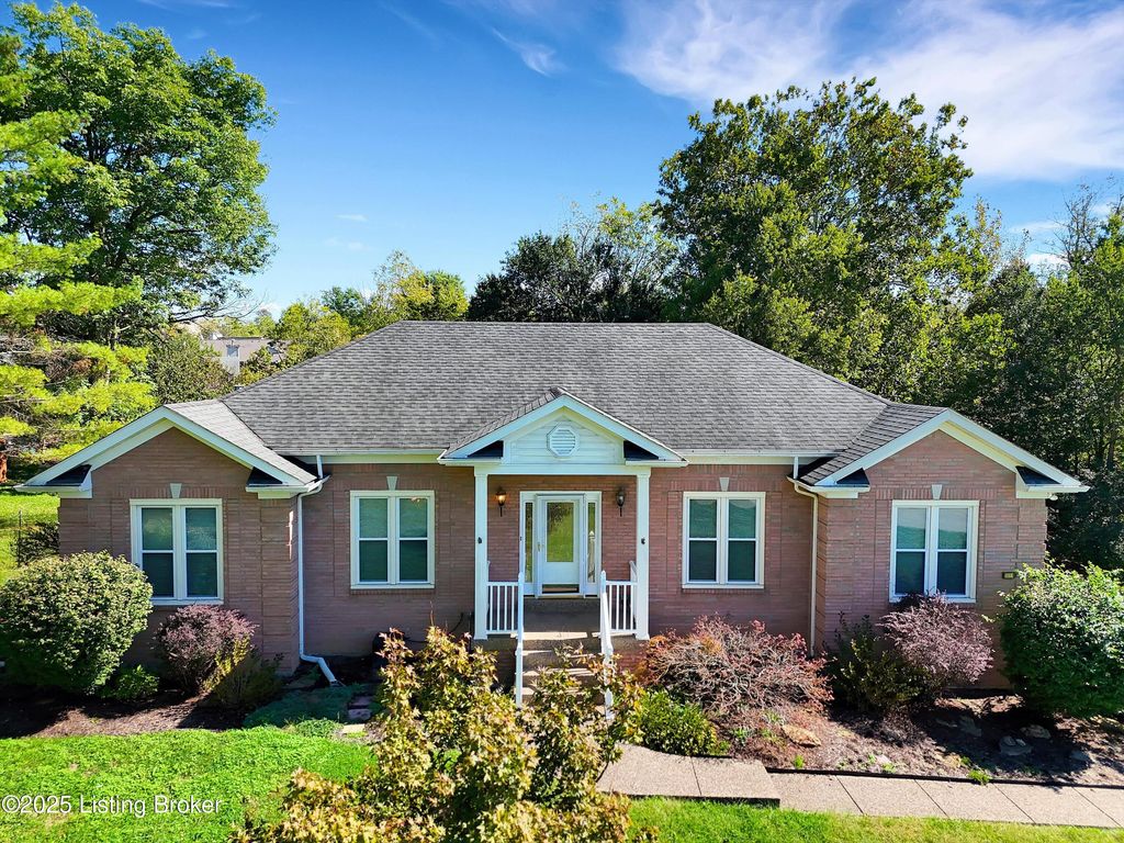 Photo of 2017 Cherrywood Dr, La Grange, KY 40031 (MLS # 1700343)