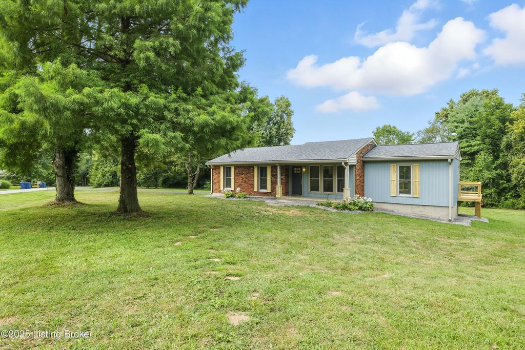 Photo of 1832 Bass Cir, La Grange, KY 40031 (MLS # 1706703)