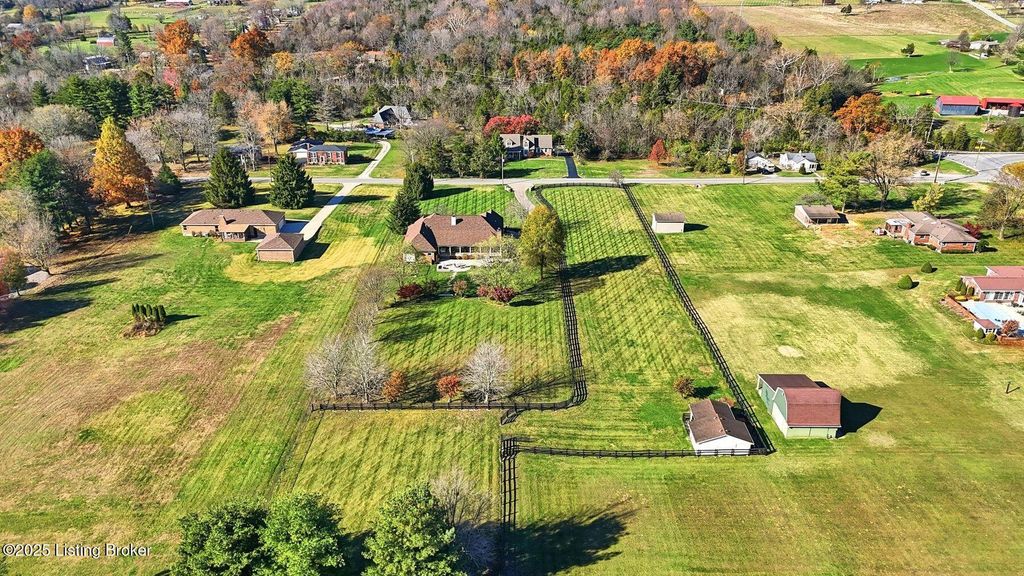 Photo of 7403 Broad Run Rd, Louisville, KY 40291 (MLS # 1715708)