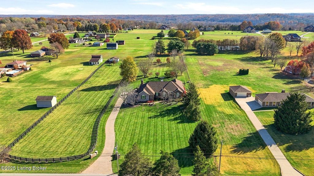 Photo of 7403 Broad Run Rd, Louisville, KY 40291 (MLS # 1715708)